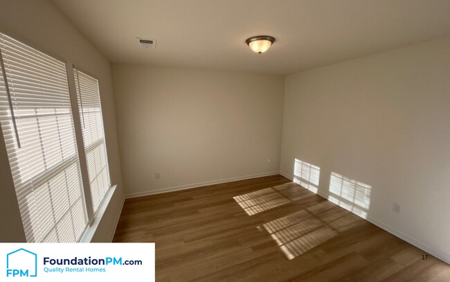 Building Photo - 388 McFarland Dr