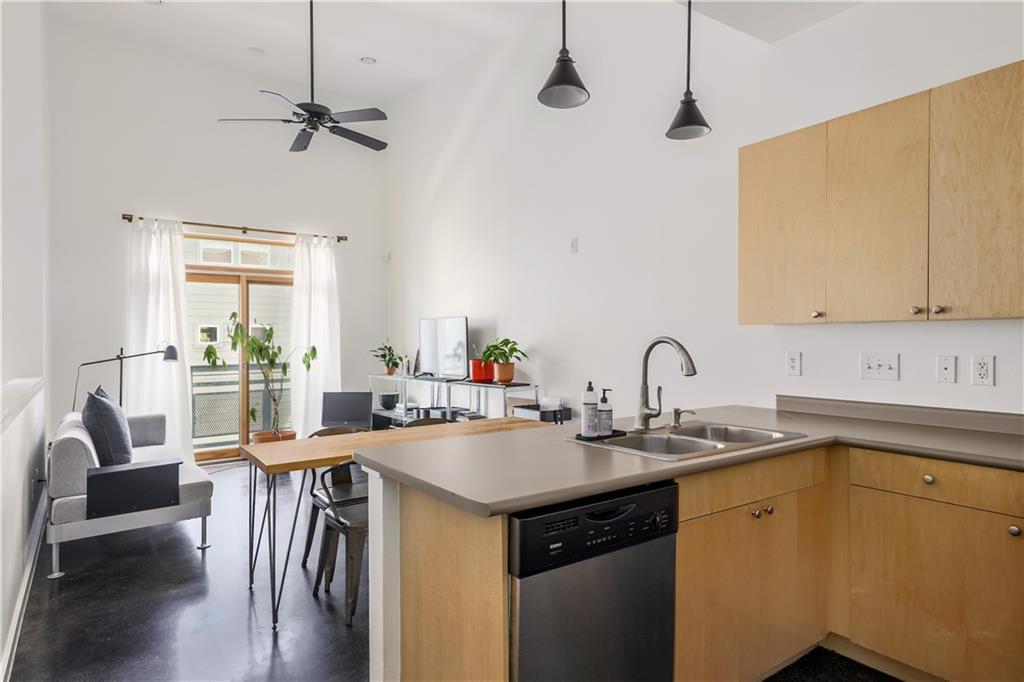 Foto principal - 1601 E 5th St