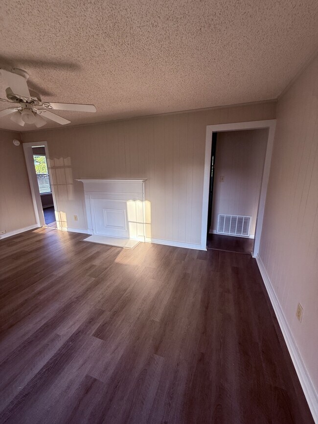 Foto del edificio - 724 McArthur Blvd