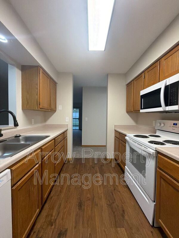 Foto del edificio - 1660 Swanson Dr