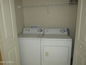 Building Photo - 423 Sullivan Loop Rd