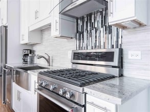 Building Photo - 832 S Wells St