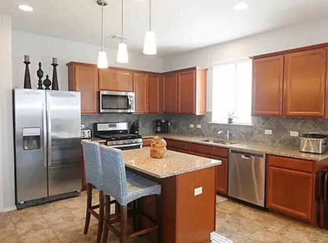 Foto del edificio - Room in Single Family Home on Longford Trail