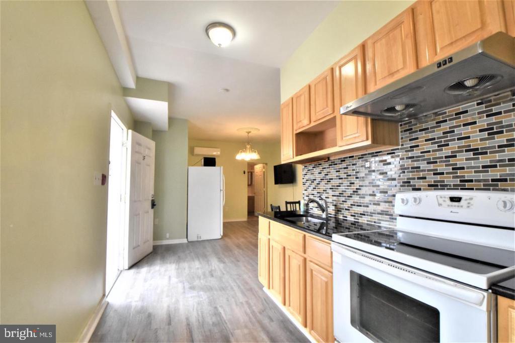 Primary Photo - 1224 Summer St