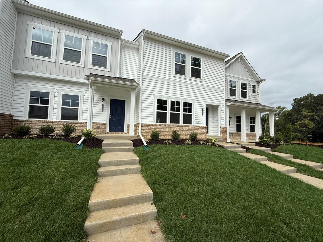 Foto principal - 3368 Hill Rd