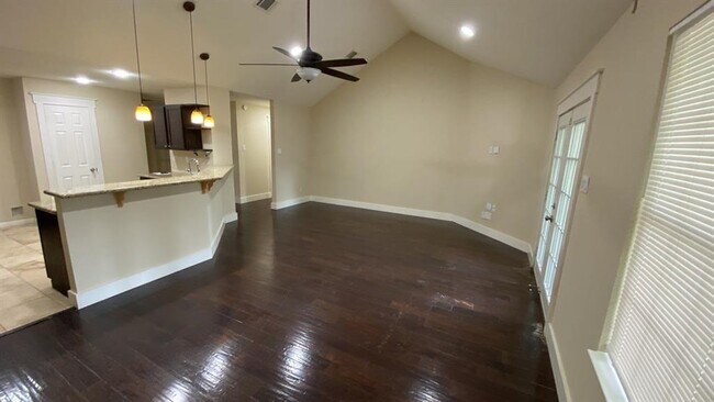 Foto del edificio - 1310 Ashway St