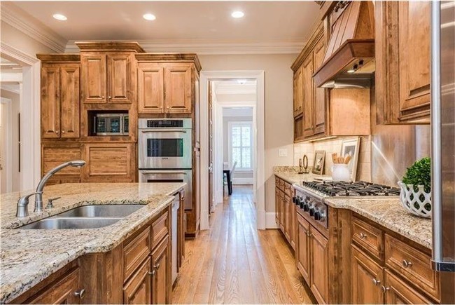 Building Photo - 4165 Rickenbacker Dr NE