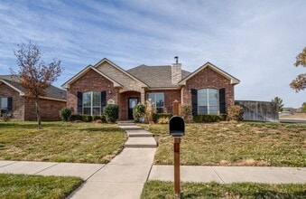 Building Photo - 7900 Shreveport Dr