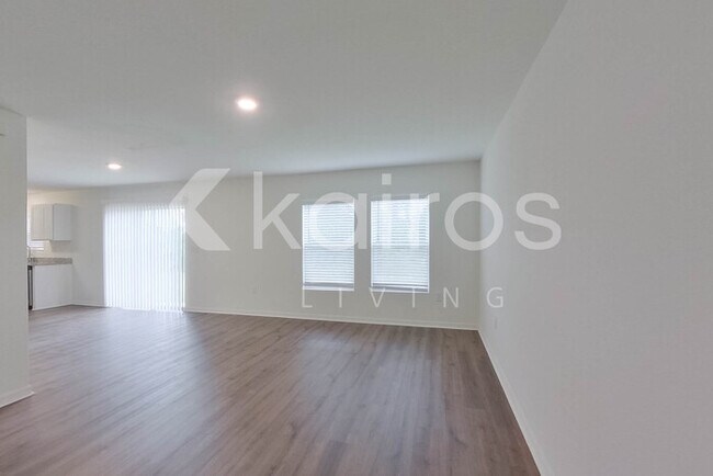 Foto del edificio - 18268 Wintergarden Ave