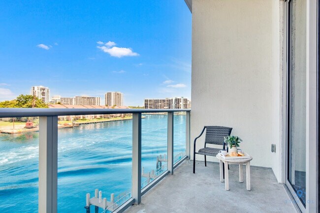 Foto del edificio - 4010 S Ocean Dr
