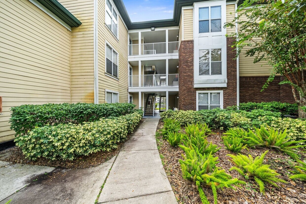 Primary Photo - 1 Furnished Bedroom Condo in Tampa! Highly...
