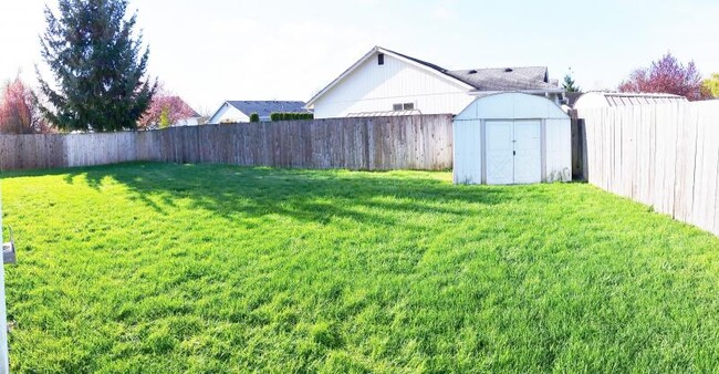 Building Photo - 16231 Prairie Creek Loop SE