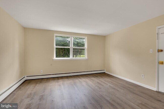 Foto del edificio - 5990 Henry Ave