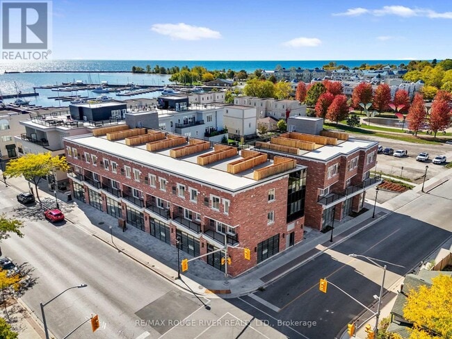 Building Photo - 185 Division St