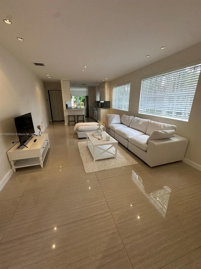 Foto del edificio - 9464 Abbott Ave