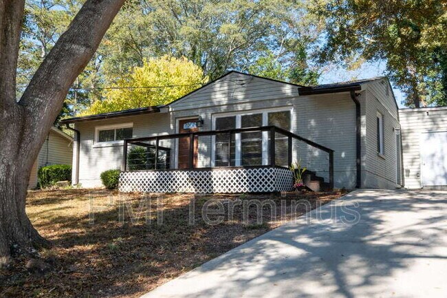 Foto del edificio - 3442 Longleaf Dr