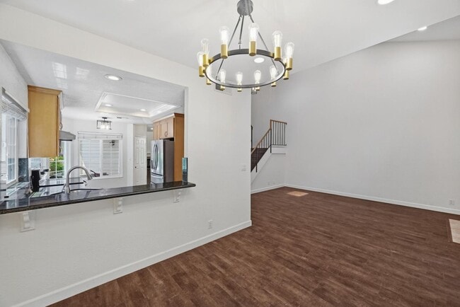 Building Photo - 1286 Crestpoint Dr