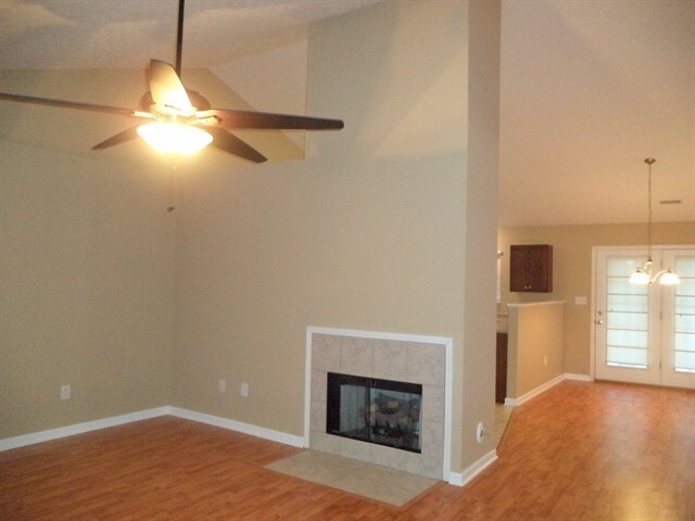 Foto del edificio - 1822 Hunters Hill Blvd