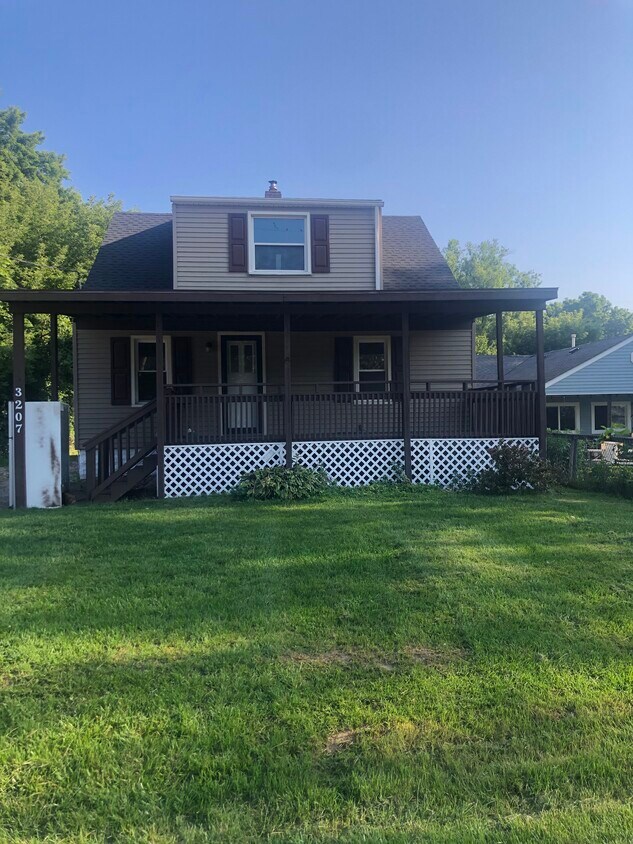 Primary Photo - 3207 Alpena St