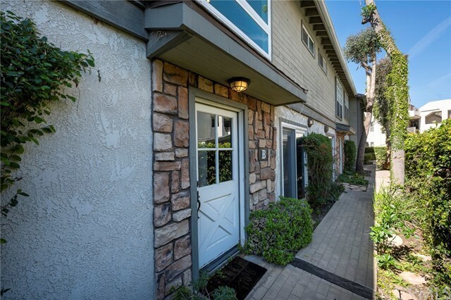 Foto del edificio - 215 E Roosevelt Rd