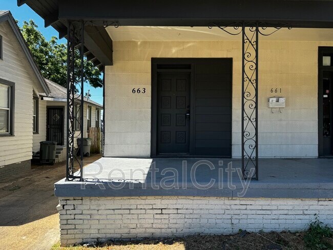 Building Photo - 663 E Mallory Ave