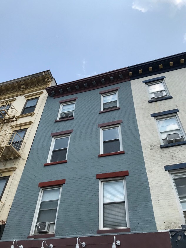 Primary Photo - 219 Washington St