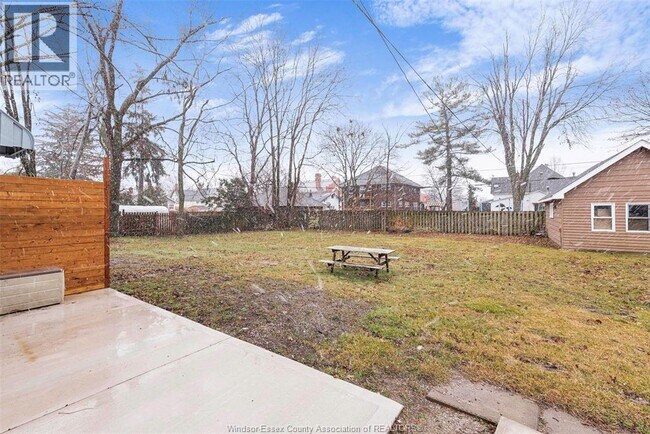 Photo du bâtiment - 21 Pearl St W