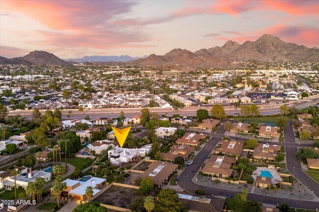 Foto del edificio - 1025 E Morten Ave