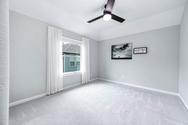 Foto del edificio - 2022 Groveland Glen Dr