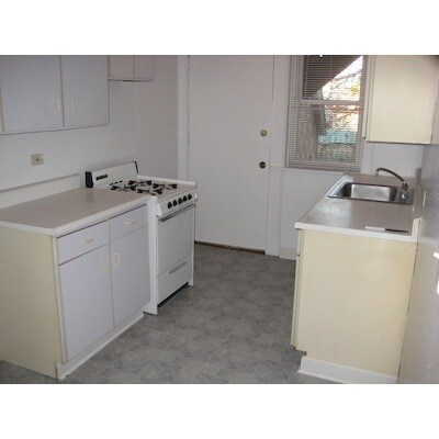 Building Photo - 4609 N Ashland Ave