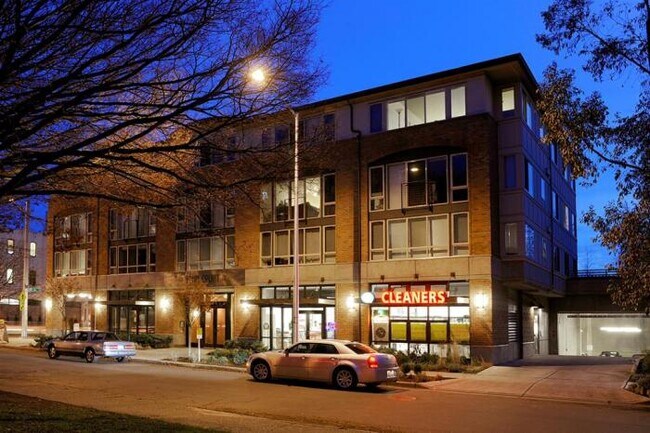 Building Photo - 1 bedroom in Seattle WA 98112