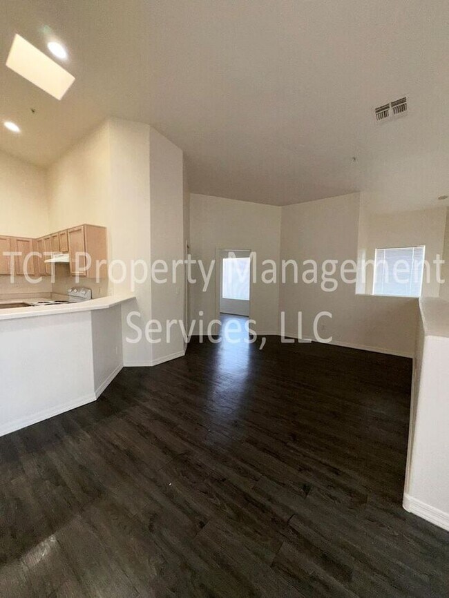 Building Photo - Nice two-story, 2bed, 2 bath with Garage in Mesa!