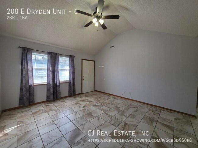 Foto del edificio - 208 E Dryden