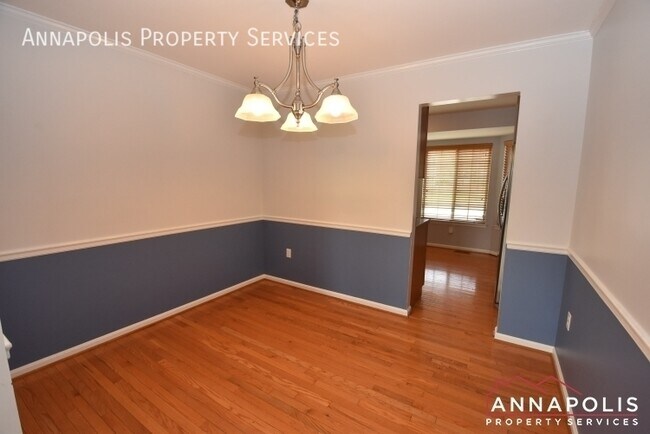 Building Photo - 687 Genessee St
