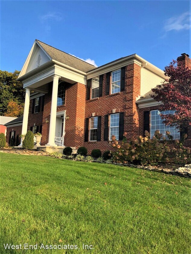 Primary Photo - 4 br, 3.5 bath House - 9216 Valley Rd