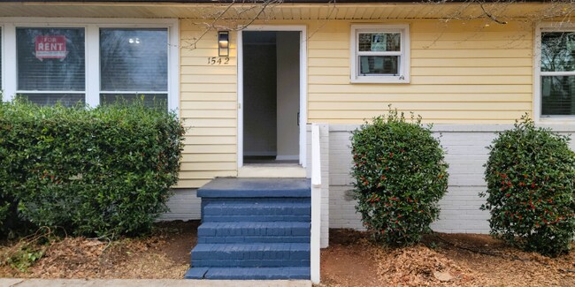 Foto del edificio - 1542 E Perry St