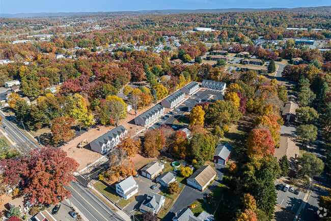 Foto aérea - Apex Townhomes