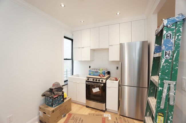 Foto del edificio - 3694 Broadway