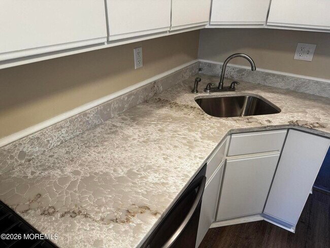 Foto del edificio - 905 Arlington Dr