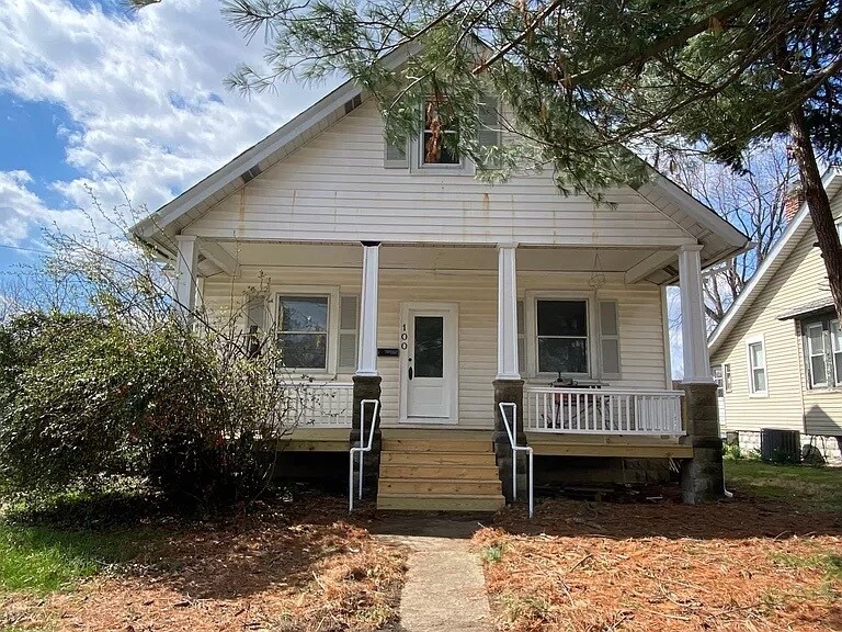 Primary Photo - 100 Moore Ave