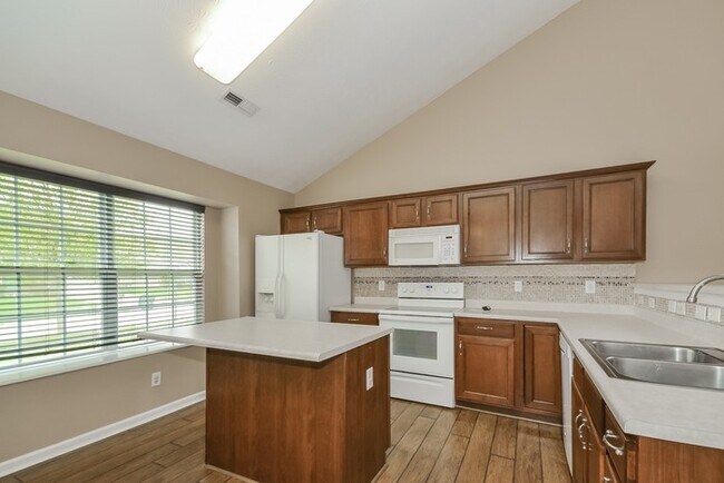 Foto del edificio - 613 Quail Hollow Dr
