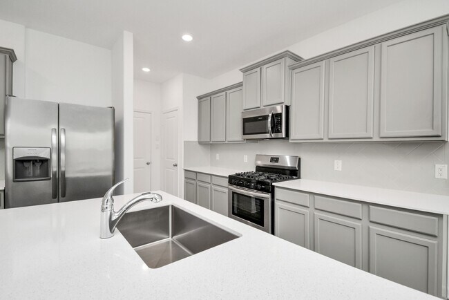 Building Photo - 15822 Kinlough Dr
