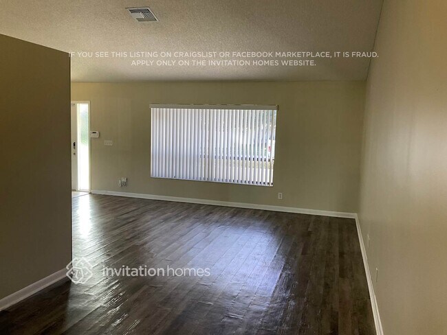 Foto del edificio - 9714 Sun Pointe Dr
