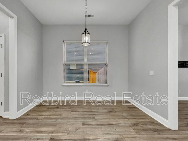 Building Photo - 1005 Lonergan Cir