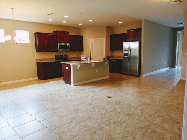 Foto del edificio - Gorgeous 4-Bedroom, 2-Bathroom  Home in Wi...