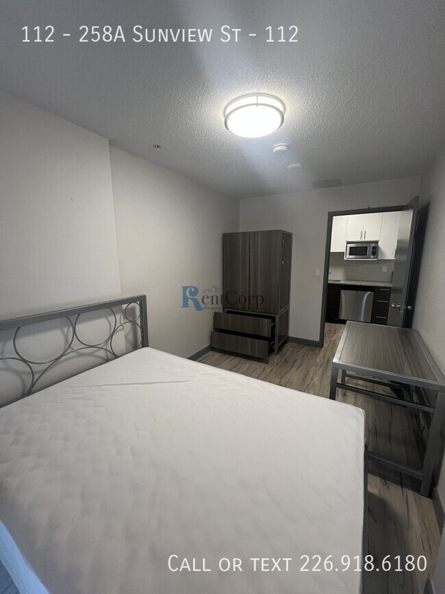 Photo du bâtiment - 258A-258A Sunview St