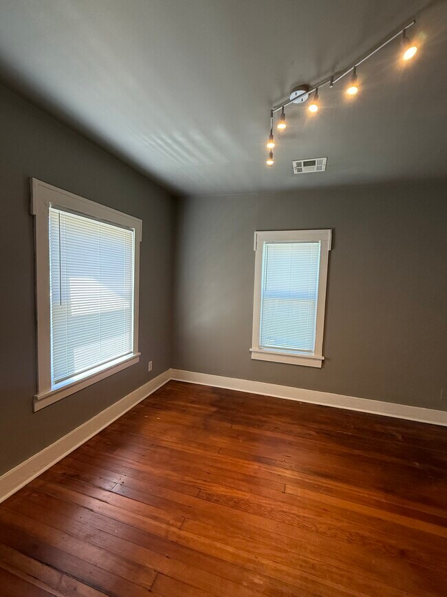 Foto del edificio - 2907 W Cameron St