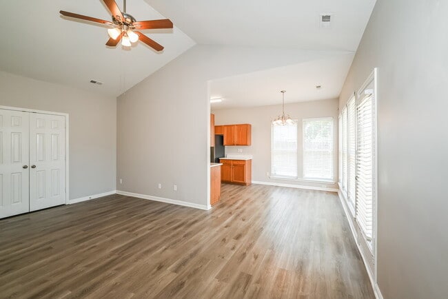 Building Photo - 8704 Rozumny Dr