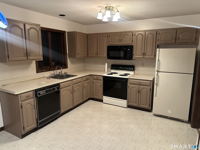 Building Photo - 35 Worcester Ave