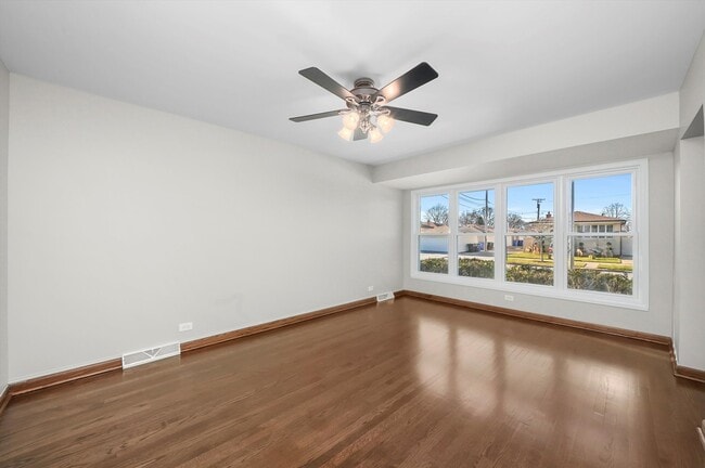 Building Photo - 5843 S Massasoit Ave